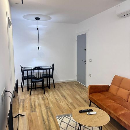 Modern Central Apartments Тирана Екстер'єр фото