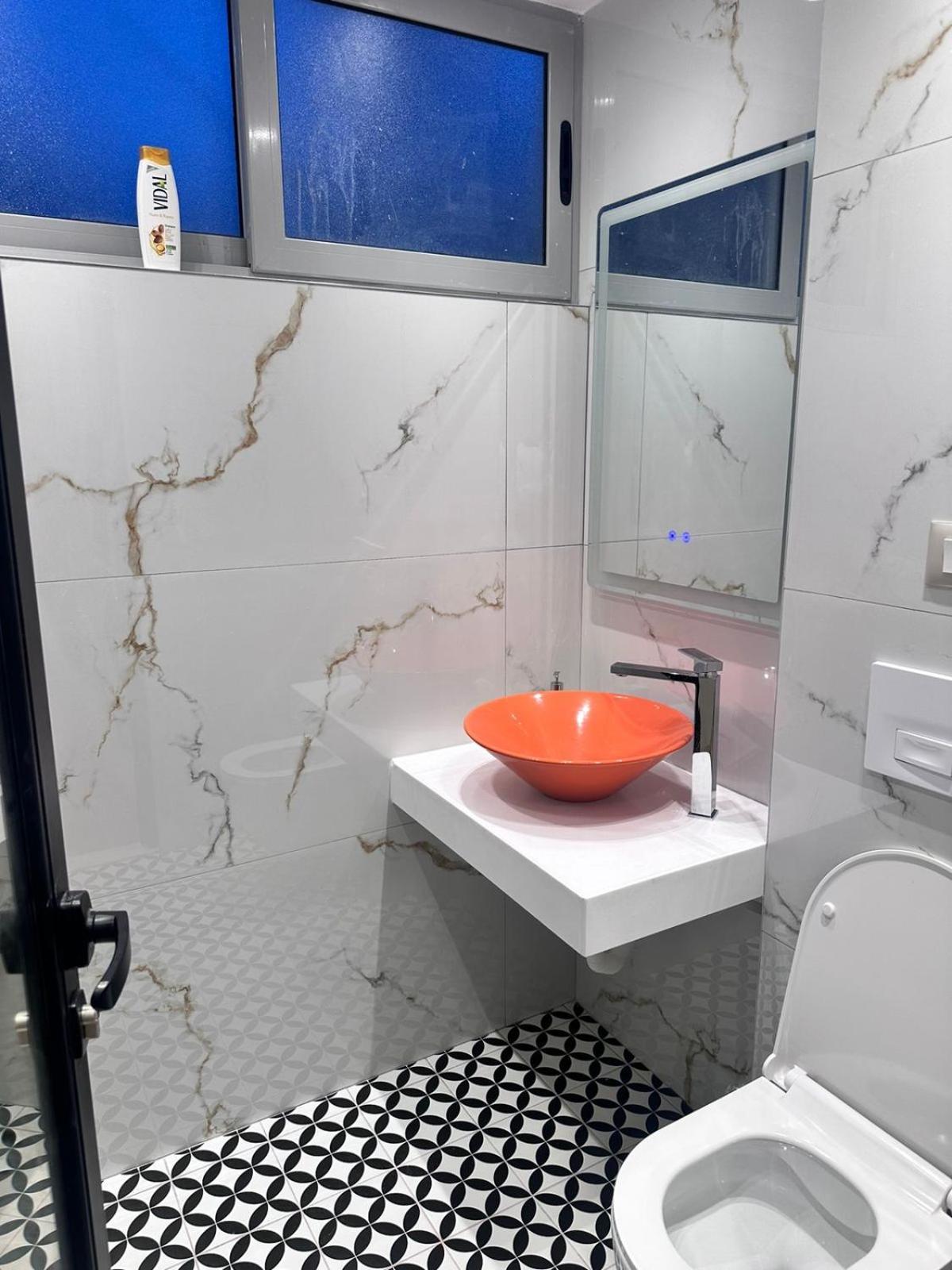 Modern Central Apartments Тирана Екстер'єр фото